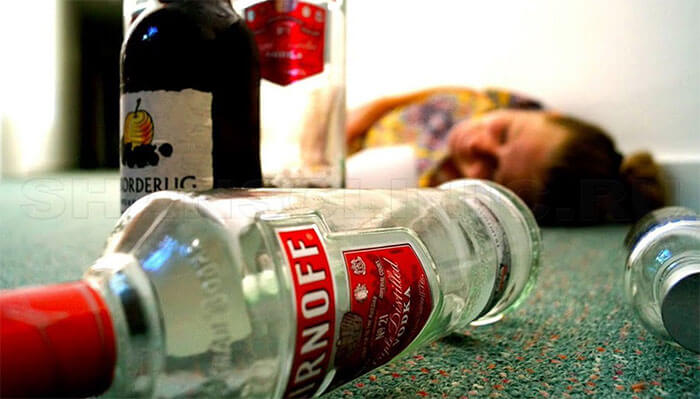 Рвота желчью после алкоголя: причины и лечение